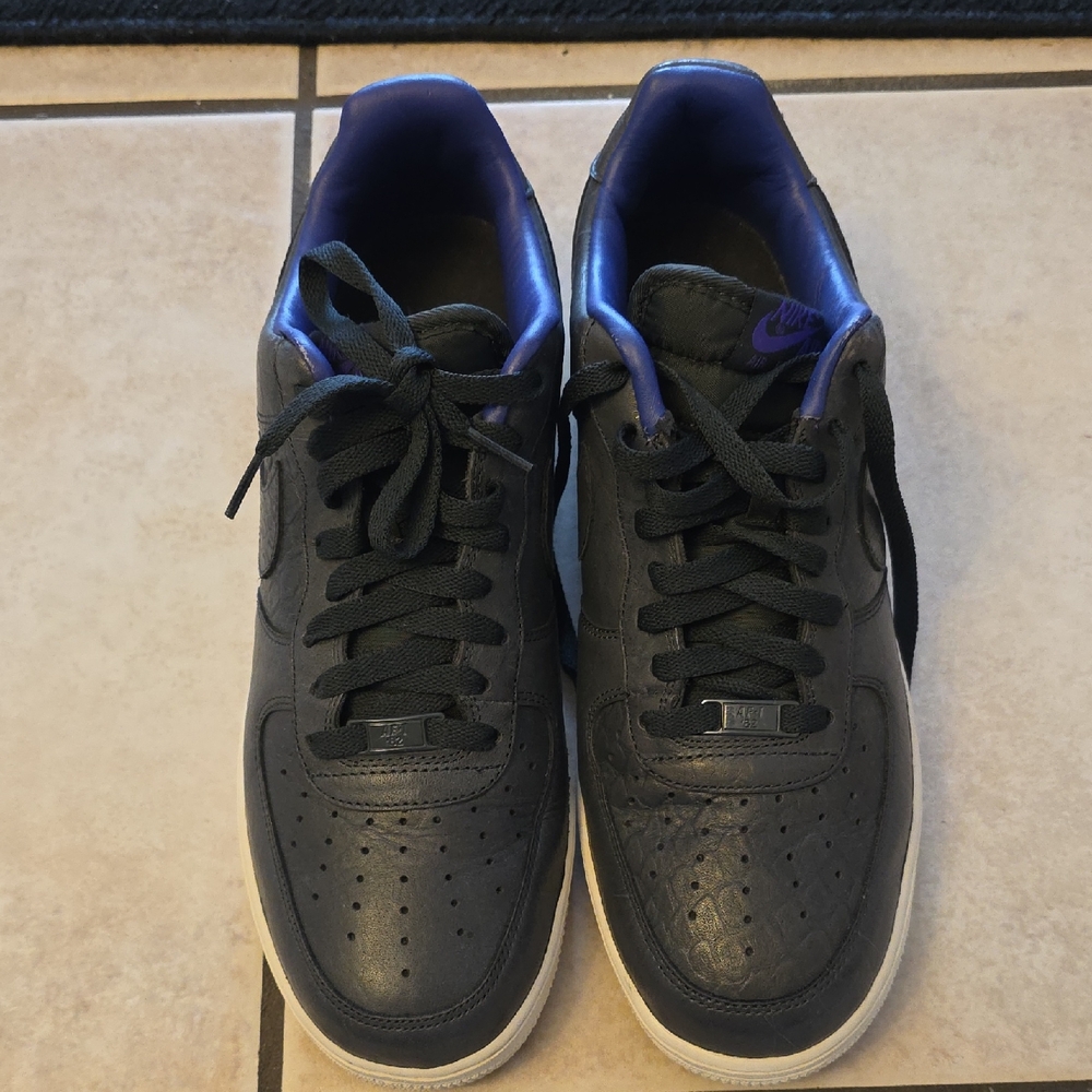 Nike Men's Black and Purple Sneakers
